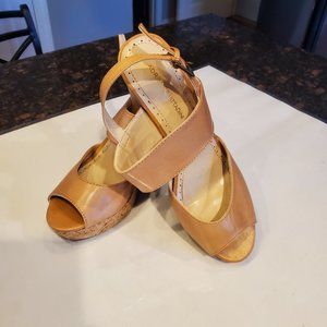 Adrienne Vittadini sandals - tan - size 7